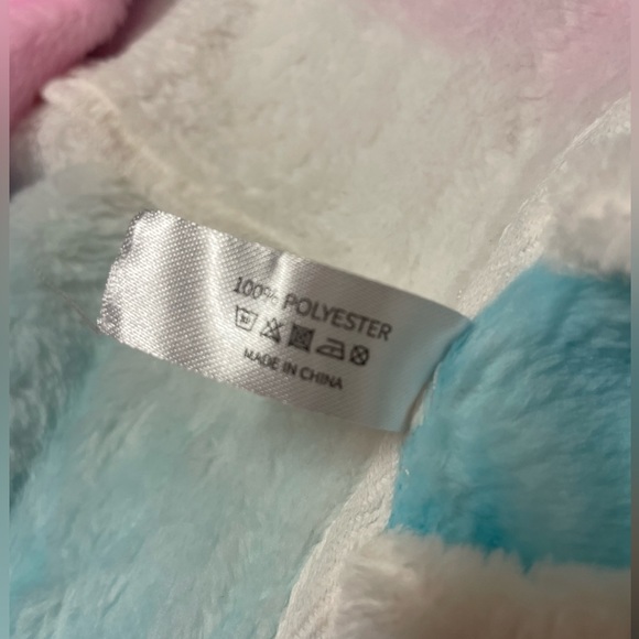 Robe and Slipper Set - Picture 2 of 3